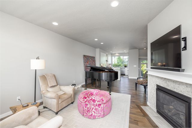 2377 W Summit Pkwy, Spokane, WA 99201