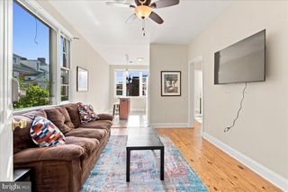 126 N BRADDOCK ST #202, Winchester, VA 22601