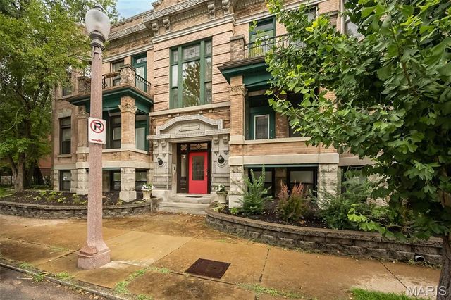 19 N Taylor Avenue 2N, St Louis, MO 63108