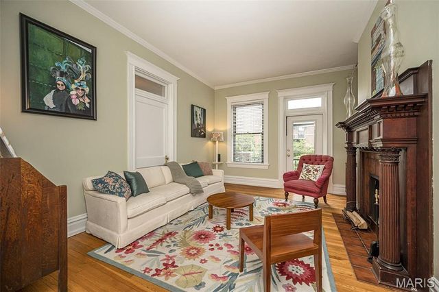 19 N Taylor Avenue 2N, St Louis, MO 63108