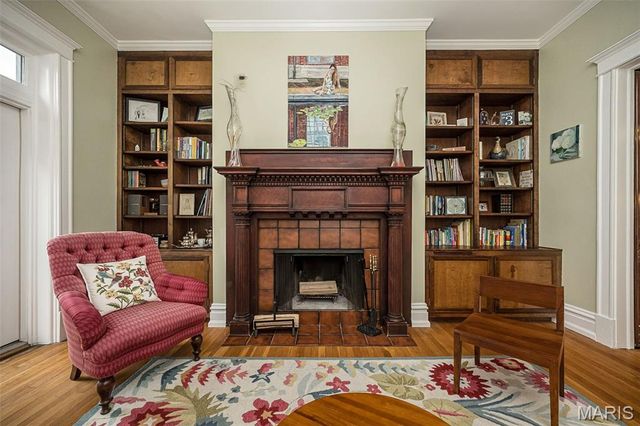 19 N Taylor Avenue 2N, St Louis, MO 63108