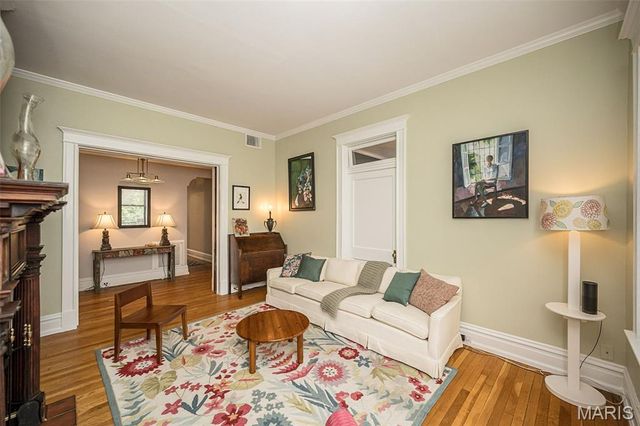 19 N Taylor Avenue 2N, St Louis, MO 63108
