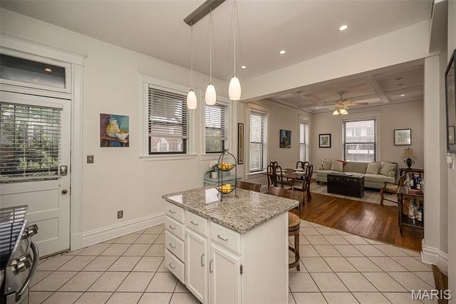 19 N Taylor Avenue 2N, St Louis, MO 63108