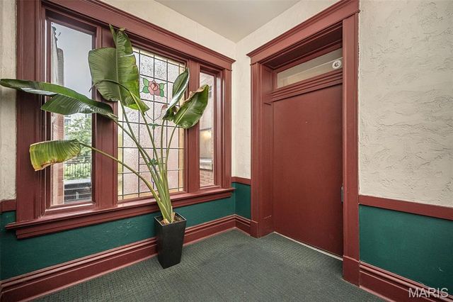 19 N Taylor Avenue 2N, St Louis, MO 63108