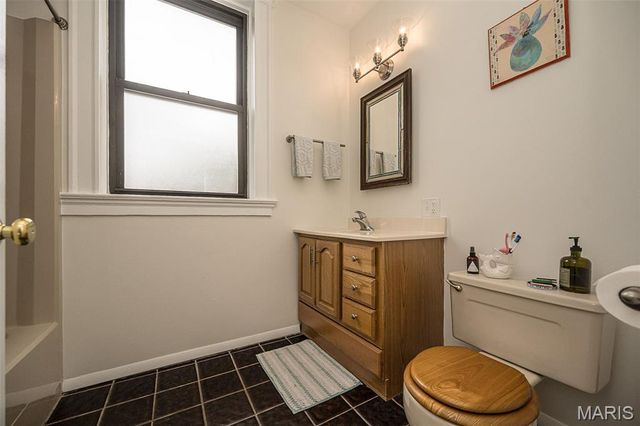 19 N Taylor Avenue 2N, St Louis, MO 63108