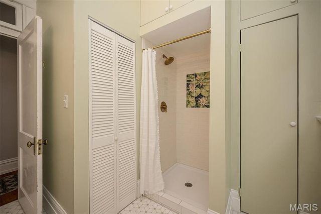 19 N Taylor Avenue 2N, St Louis, MO 63108