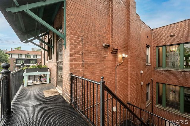 19 N Taylor Avenue 2N, St Louis, MO 63108