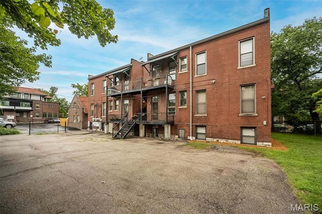 19 N Taylor Avenue 2N, St Louis, MO 63108