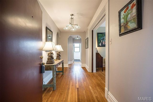 19 N Taylor Avenue 2N, St Louis, MO 63108