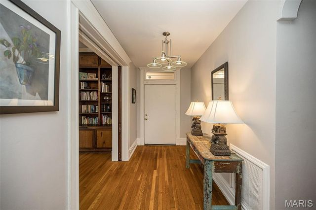 19 N Taylor Avenue 2N, St Louis, MO 63108