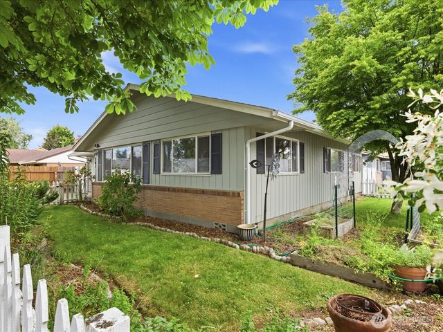 301 W Plum Street, Centralia, WA 98531