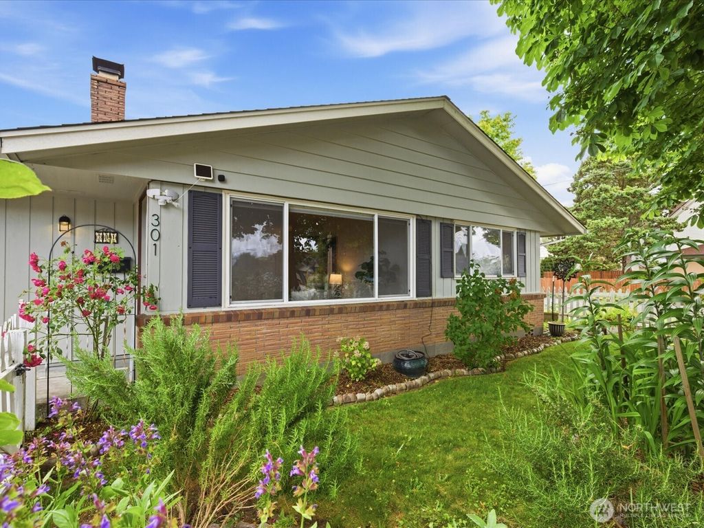 301 W Plum Street, Centralia, WA 98531