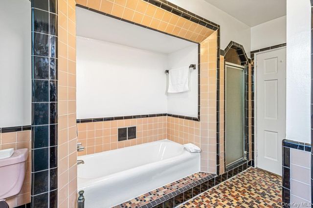 67-52 Ingram Street, Forest Hills, NY 11375