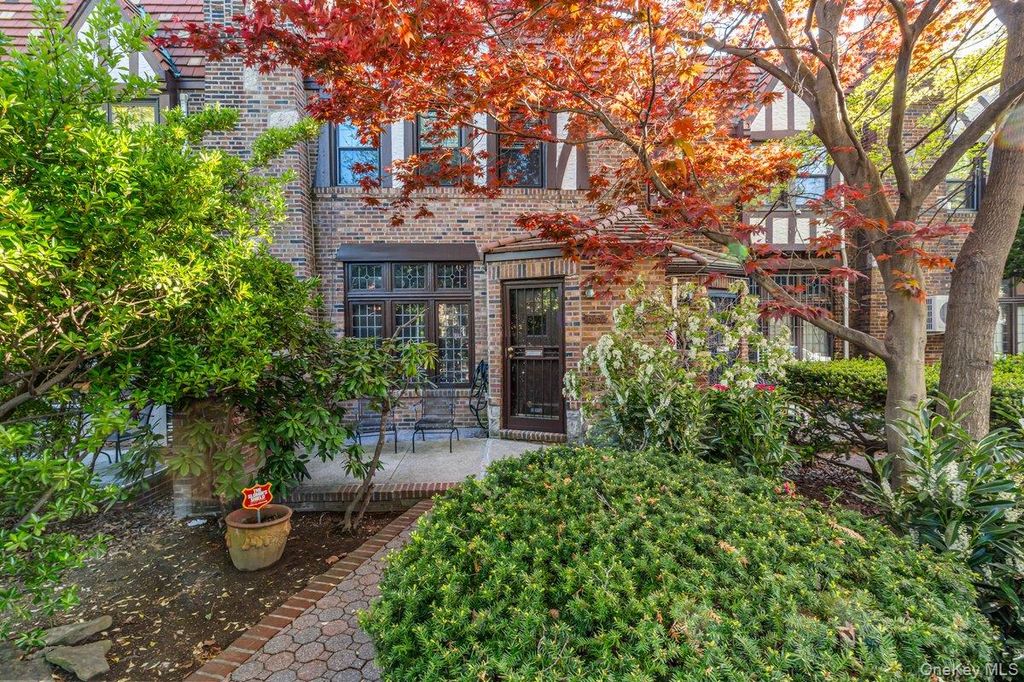 67-52 Ingram Street, Forest Hills, NY 11375