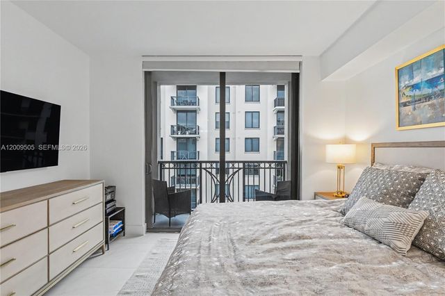 301 Altara Ave 822, Coral Gables, FL 33146