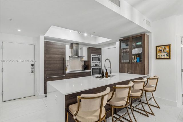 301 Altara Ave 822, Coral Gables, FL 33146