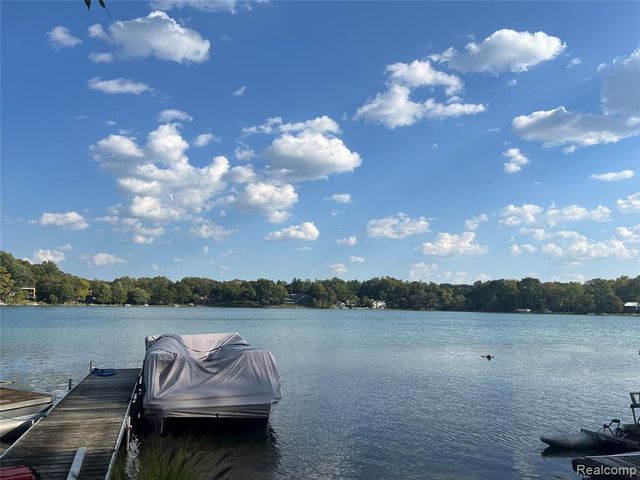 6351 Alden Court, West Bloomfield, MI 48324