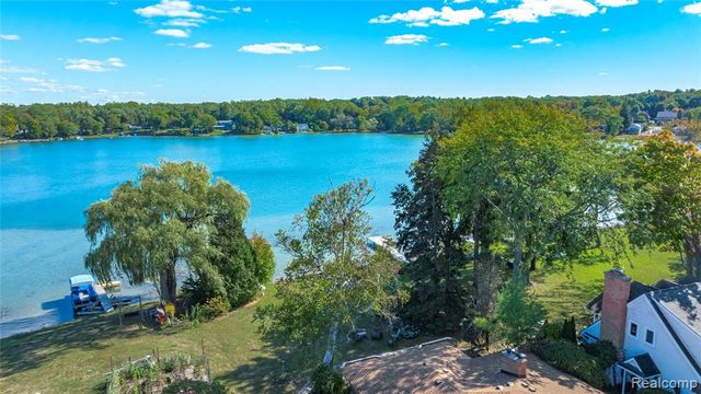 6351 Alden Court, West Bloomfield, MI 48324