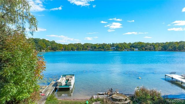 6351 Alden Court, West Bloomfield, MI 48324