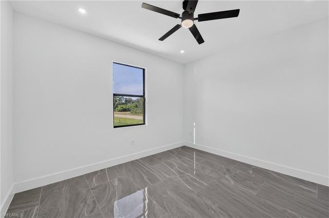 2621 40th ST W, Lehigh Acres, FL 33971