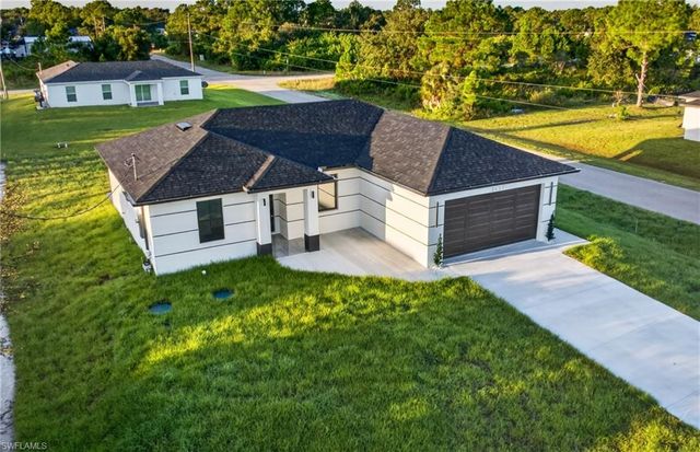 2621 40th ST W, Lehigh Acres, FL 33971