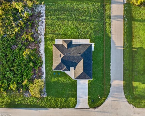 2621 40th ST W, Lehigh Acres, FL 33971