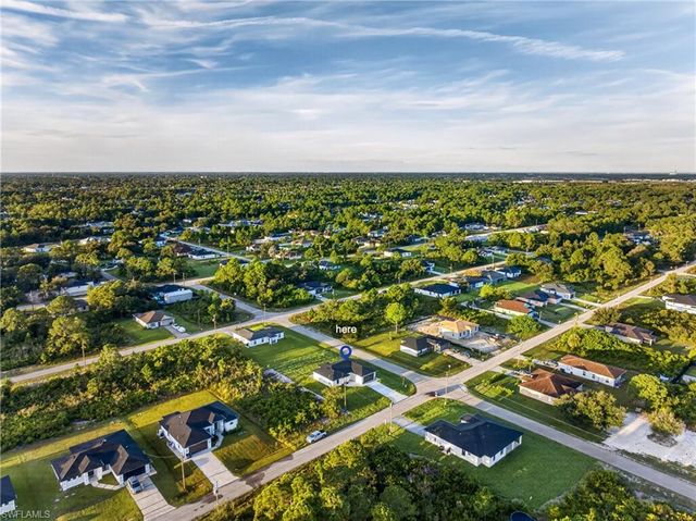 2621 40th ST W, Lehigh Acres, FL 33971