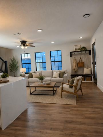 845 Topaz LN, Leander, TX 78641