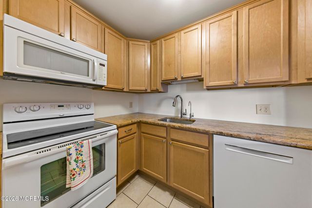 1 Osborne Place 54, Sea Bright, NJ 07760
