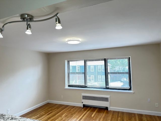 101 Nahant St 3, Lynn, MA 01902
