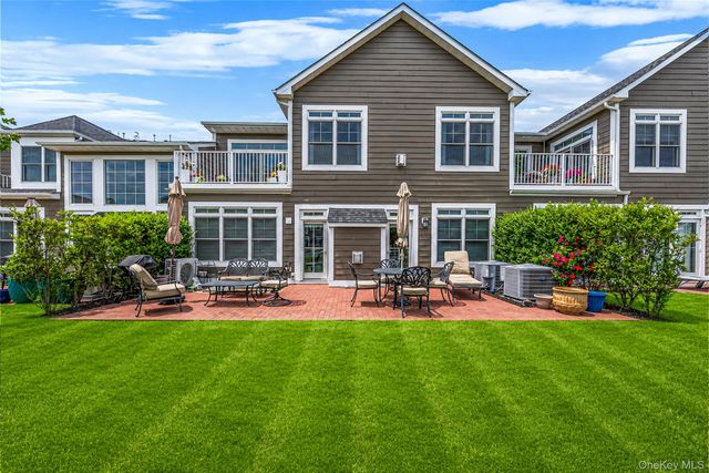 52102 Beech Tree Lane, Plainview, NY 11803
