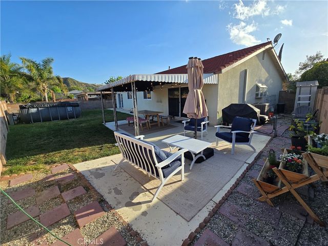 27708 Stardale, Saugus, CA 91350