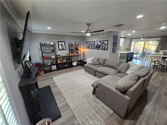 27708 Stardale, Saugus, CA 91350