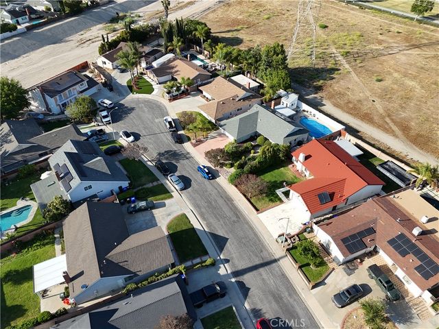 27708 Stardale, Saugus, CA 91350
