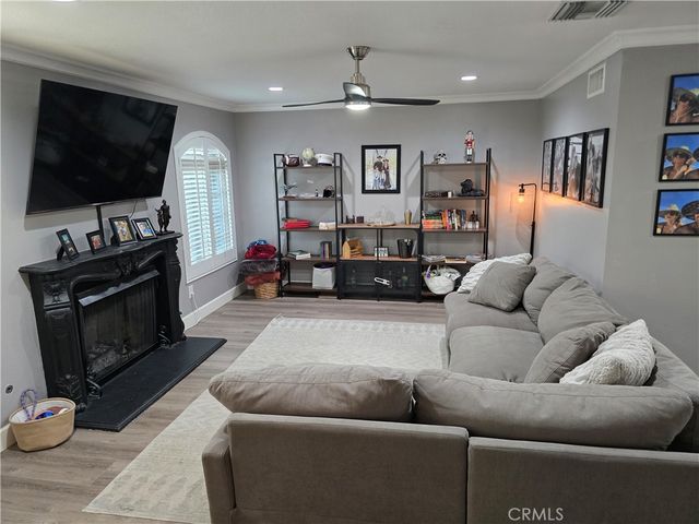 27708 Stardale, Saugus, CA 91350