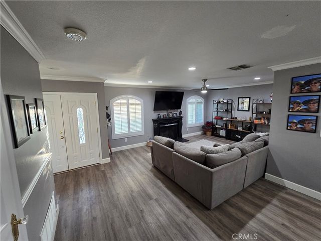 27708 Stardale, Saugus, CA 91350