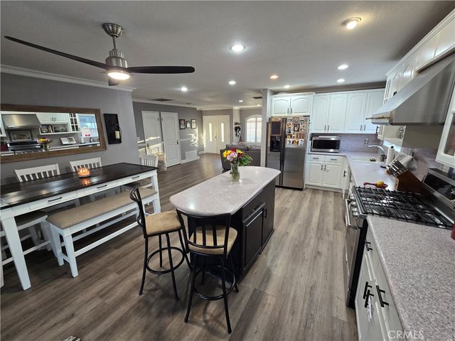 27708 Stardale, Saugus, CA 91350