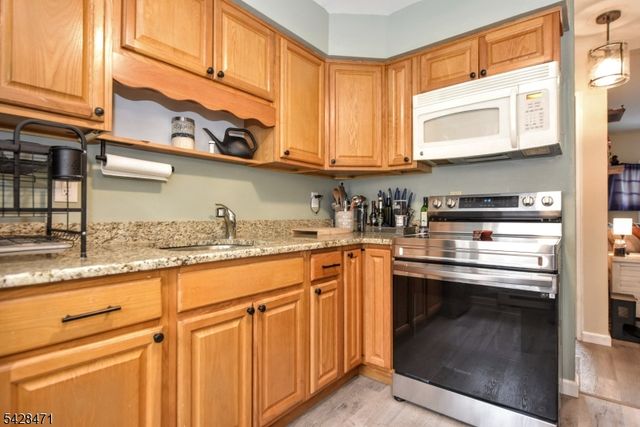 100 Pierson Miller Dr 11, Pompton Lakes Boro, NJ 07442
