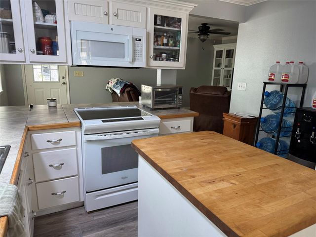 160 Belize Drive, Point Blank, TX 77364