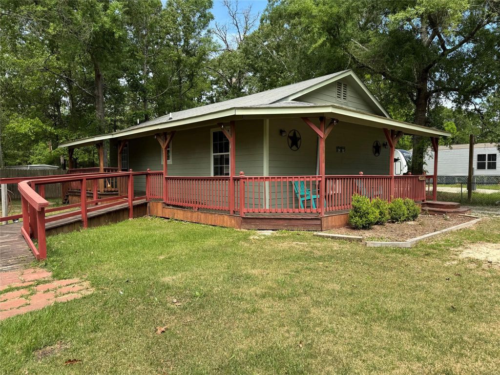 160 Belize Drive, Point Blank, TX 77364
