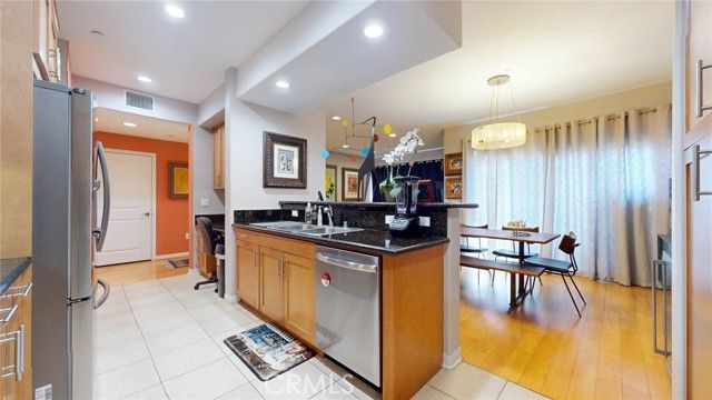 4821 Bakman Avenue 405, North Hollywood (los Angeles), CA 91601