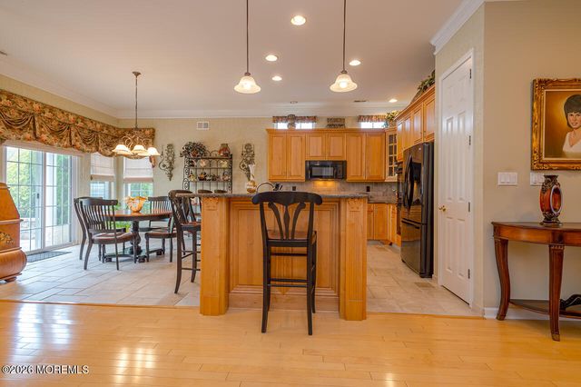 12 Crenshaw Court, Monroe, NJ 08831