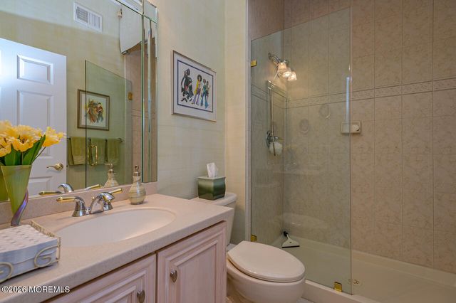 12 Crenshaw Court, Monroe, NJ 08831