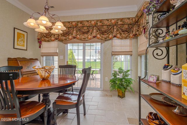 12 Crenshaw Court, Monroe, NJ 08831