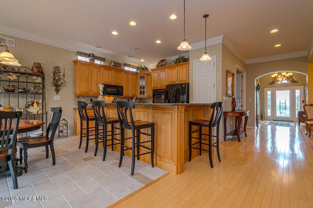 12 Crenshaw Court, Monroe, NJ 08831