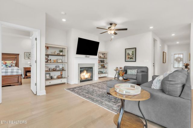 510 Sugar Maple Tr, Lenoir City, TN 37771