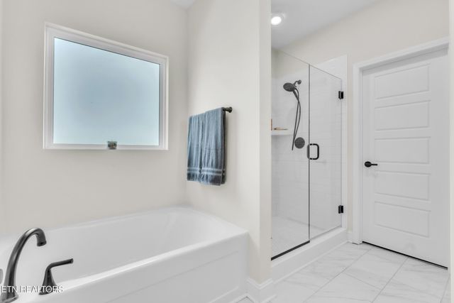 510 Sugar Maple Tr, Lenoir City, TN 37771
