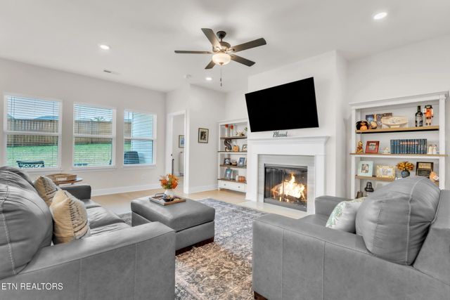 510 Sugar Maple Tr, Lenoir City, TN 37771