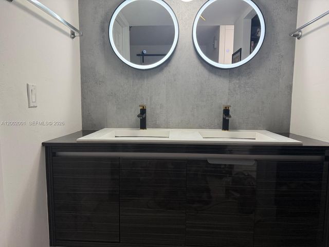 671 NE 195th St 208E, Miami, FL 33179