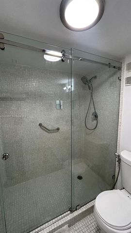 671 NE 195th St 208E, Miami, FL 33179